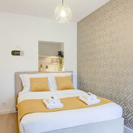 Le Theatre 9 - Le Formel Apartment *