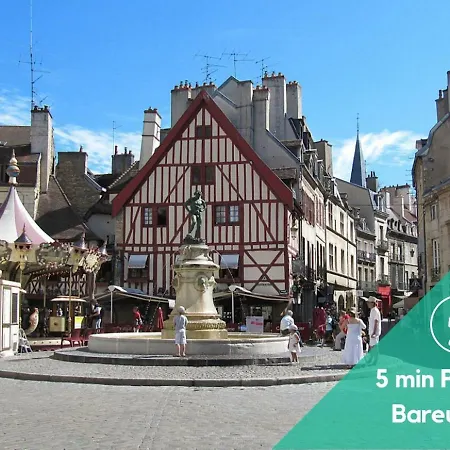 Le Theatre 9 - Le Formel Apartment *